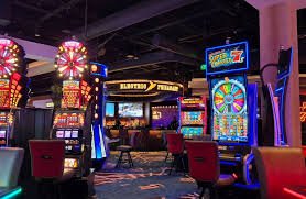 Pengguna Indonesia memainkan slot online virtusplay menggunakan ponsel Android dengan nyaman